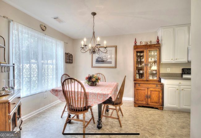 201 Brookstone Dr Sw, House other with 3 bedrooms, 2 bathrooms and 2 parking in Calhoun GA | Image 11
