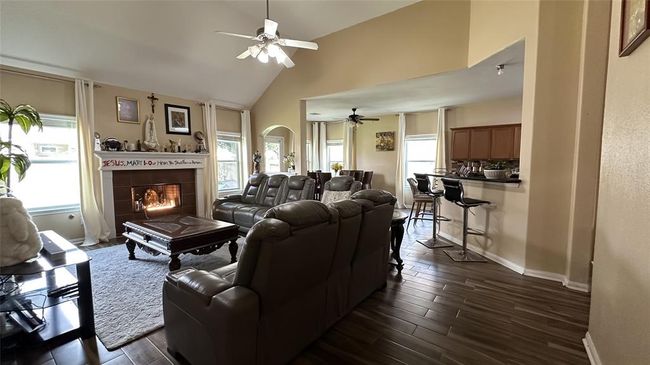 Living Room | Image 8