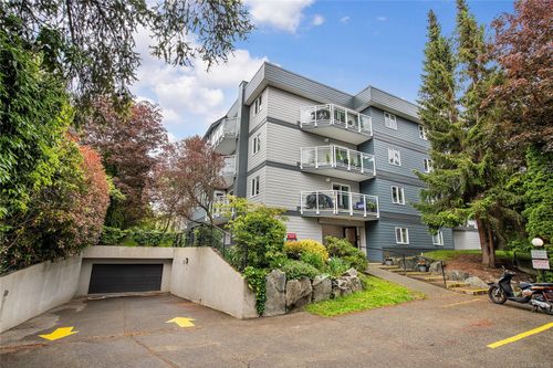 208-949 Cloverdale Ave, Victoria, BC, V8X2T4 | Card Image