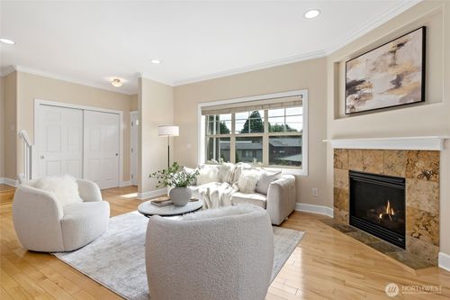 9541 Slater Ave Ne, Kirkland, WA, 98033-5807 | Card Image