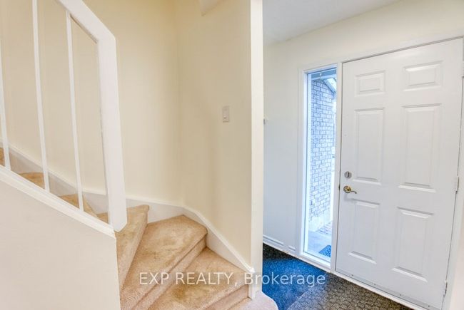 42 Fair Oaks Cres, House attached with 3 bedrooms, 2 bathrooms and 2 parking in Nepean ON | Image 6