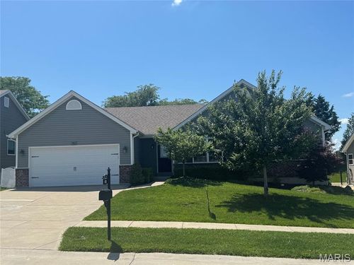 931 Mule Creek Dr, Wentzville, MO, 63385-7410 | Card Image