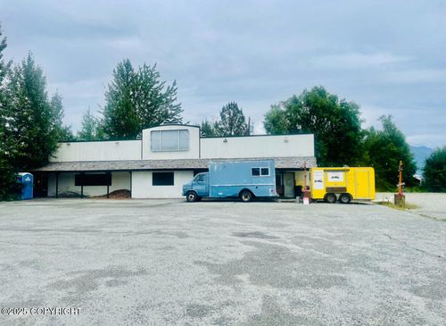 127 S Alaska St, Palmer, AK, 99645-6333 | Card Image