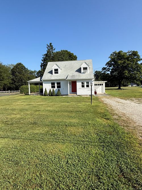 189 Fern St, Manchester, CT, 06040-6662 | Card Image