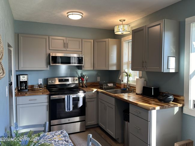 Downstairs kitchen | Image 39