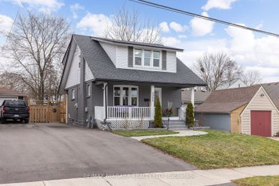 4995 4 Th Ave, House other with 3 bedrooms, 1 bathrooms and 4 parking in Niagara Falls ON | Image 1