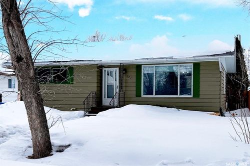 327 Wallace St, Kamsack, SK, S0A | Card Image