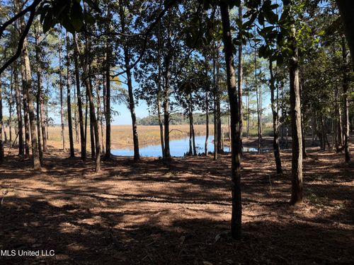 1208 De La Pointe Dr, Gautier, MS, 39553-5506 | Card Image