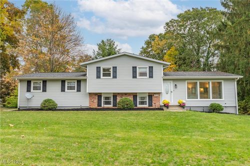 1838 Stonehenge Ave Nw, Massillon, OH, 44646-2860 | Card Image