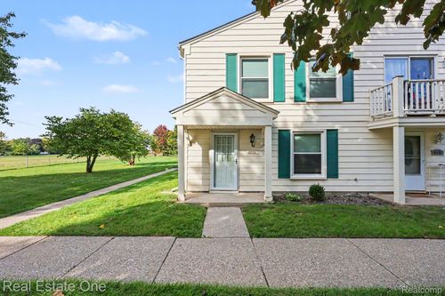 2755 Fox Hollow Ct, Lake Orion, MI, 48360-1717 | Card Image