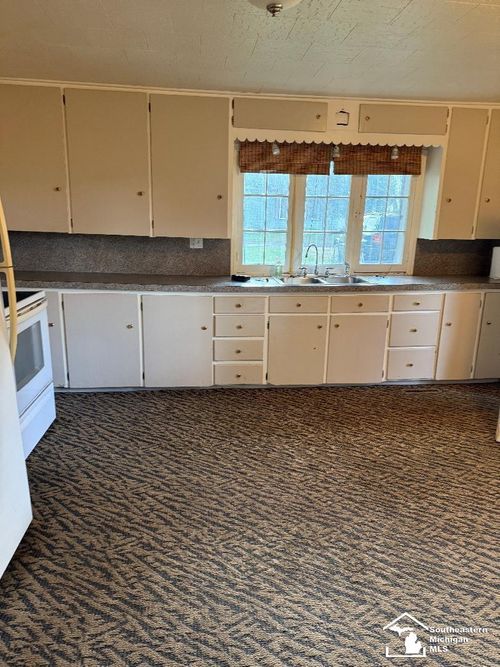 29 E Vesey St, Petersburg, MI, 49270-9551 | Card Image