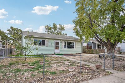 7856 Ladore Street, House other with 2 bedrooms, 1 bathrooms and 1 parking in Commerce City CO | Image 2