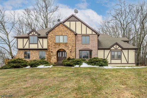 3 Tara Ct, Hardwick, NJ, 07825-3202 | Card Image