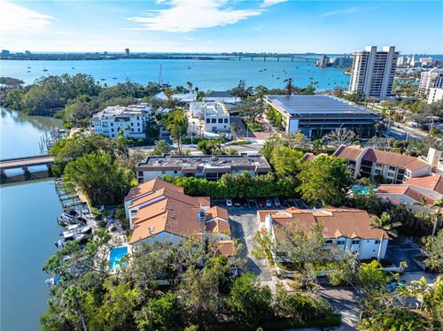 858-858 Hudson Ave, SARASOTA, FL, 34236-7744 | Card Image