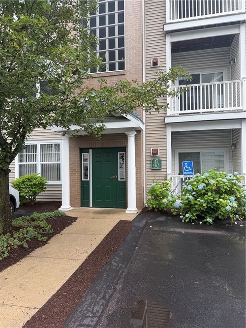 201-90 Mill St, Woonsocket, RI, 02895-8210 | Card Image