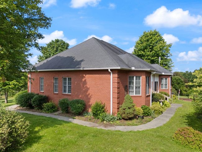 225 Hilltop Rd, Home with 3 bedrooms, 3 bathrooms and null parking in East Bernstadt KY | Image 69