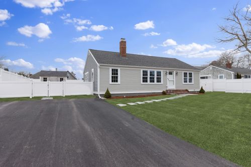 7 Water St, West Yarmouth, MA, 02673-5833 | Card Image