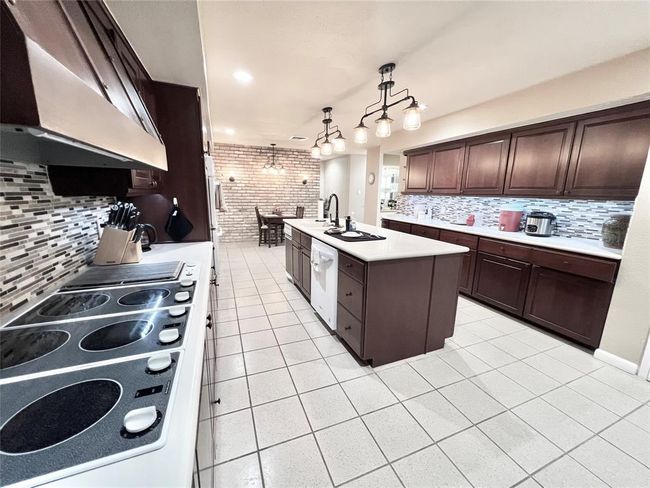 Kitchen | Image 17