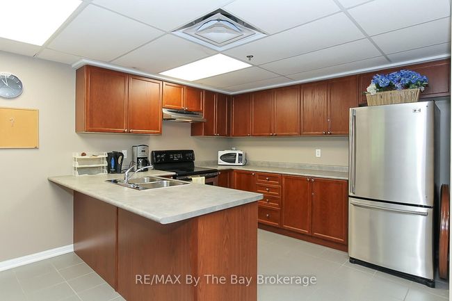 211 - 16 Westbury Rd, Condo with 2 bedrooms, 2 bathrooms and 1 parking in Wasaga Beach ON | Image 33