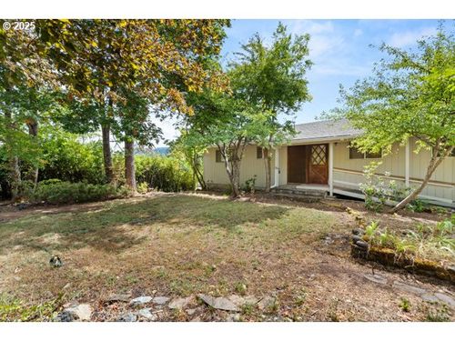 8108 Azalea Glen Rd, Glendale, OR, 97442-9761 | Card Image