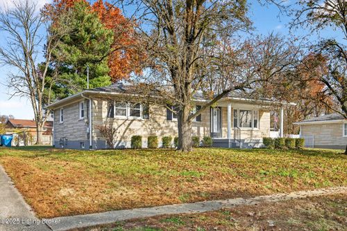 9118 Wanlou Dr, Louisville, KY, 40272-2747 | Card Image