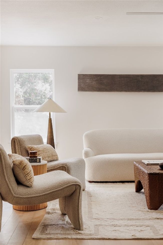 Sitting room with wood finished floors | Image 16