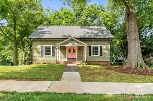 302 White St, Morganton, NC, 28655-3514 | Card Image
