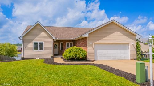 46111 Country Lake Dr, Saint Clairsville, OH, 43950-7700 | Card Image