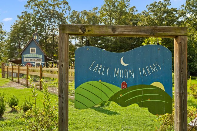 Early Moon Farms is the neighborhood Garden | Image 7