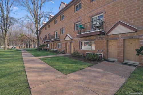 29 Klint Ct, Nanuet, NY, 10954-5939 | Card Image