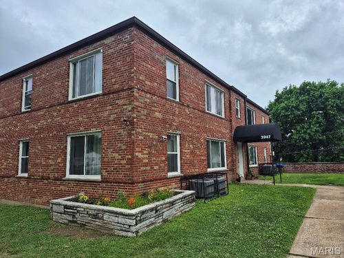 2w-3947 Jamieson Ave, Saint Louis, MO, 63109-1166 | Card Image