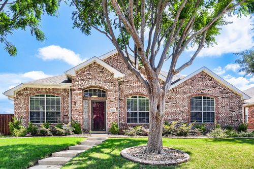 9693 Fairmont Dr, Frisco, TX, 75035-6040 | Card Image