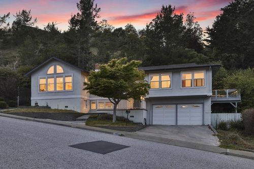 1050 Yosemite Dr, Pacifica, CA, 94044 | Card Image