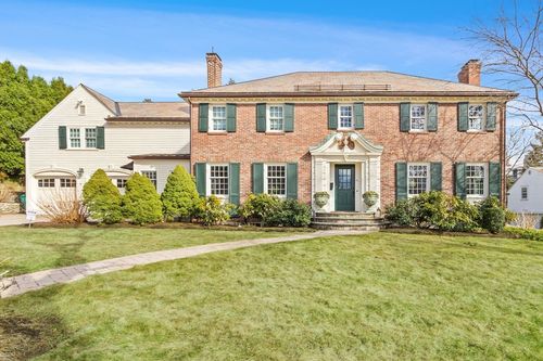 32 Pickwick Rd, Newton, MA, 02465-2819 | Card Image