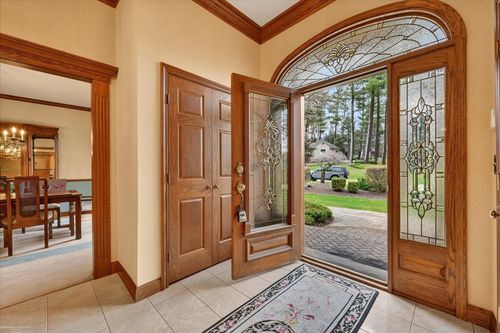 5500 Crystal Creek Ln, Washington Township, MI, 48094-2609 | Card Image