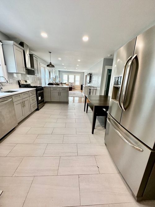 1-16 Colonial Ave, Newton, MA, 02460-1215 | Card Image