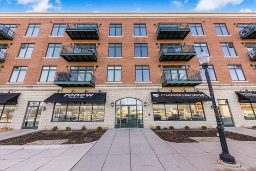 unit-204-160 S River St, Aurora, IL, 60506-6074 | Card Image