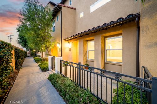 677 S District Way, Anaheim, CA, 92805-4709 | Card Image