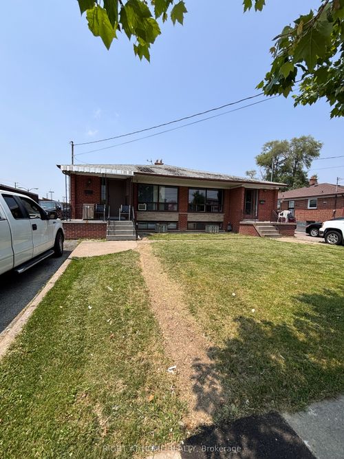 8 Thistle Down Blvd, Etobicoke, ON, M9V1H8 | Card Image