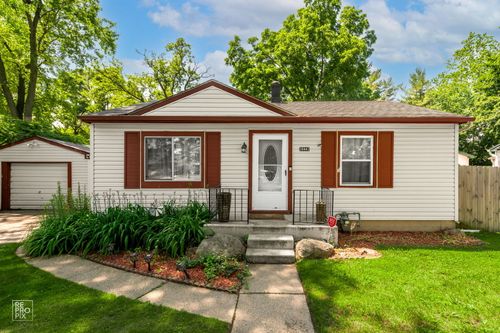 38442 N Wilson Ave, Beach Park, IL, 60087-1607 | Card Image