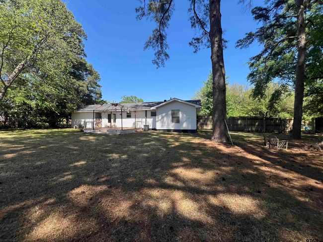 1107 N Hackberry Ave, House other with 3 bedrooms, 2 bathrooms and null parking in Gladewater TX | Image 30