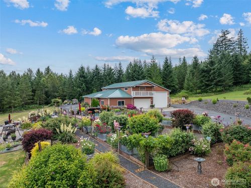 222 Volcano Ln, Chehalis, WA, 98532-8483 | Card Image