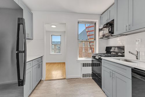 6a-67-10 108th St, Forest Hills, NY, 11375-2186 | Card Image
