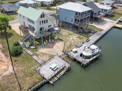 Bird's eye view with a water view | Image 1