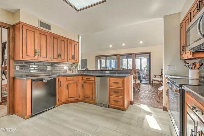 55 Grove Hill Rd, House other with 3 bedrooms, 4 bathrooms and null parking in Kingsport TN | Image 25