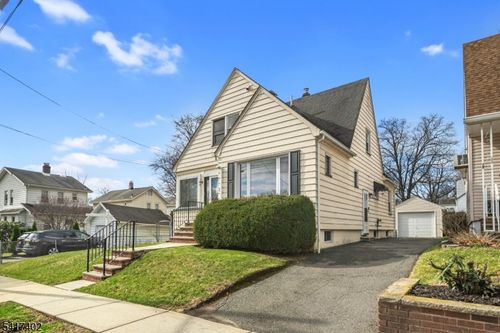 11 Cherry Pl, Nutley, NJ, 07110-1713 | Card Image