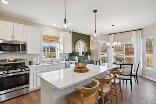 27140 Silo Dr, Saline, MI, 48176-8982 | Card Image