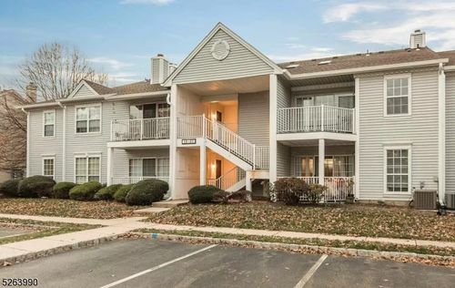 23 Chelsea Ct, Franklin Park, NJ, 08823-1502 | Card Image