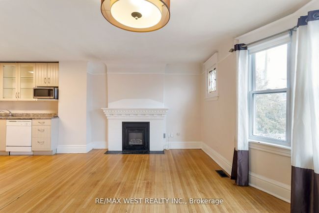 96 Roncesvalles Ave, Home with 3 bedrooms, 3 bathrooms and null parking in Toronto ON | Image 30