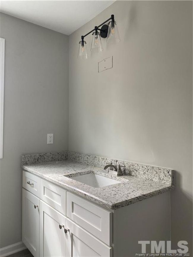 606 N Dickson St, House detached with 3 bedrooms, 3 bathrooms and null parking in Raeford NC | Image 17
